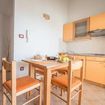 Apartament Nada *