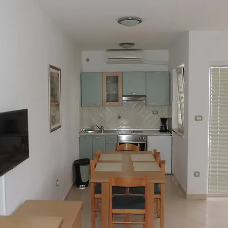 Apartament Nada *
