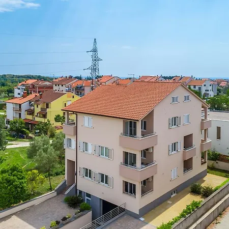 Apartament Nada *