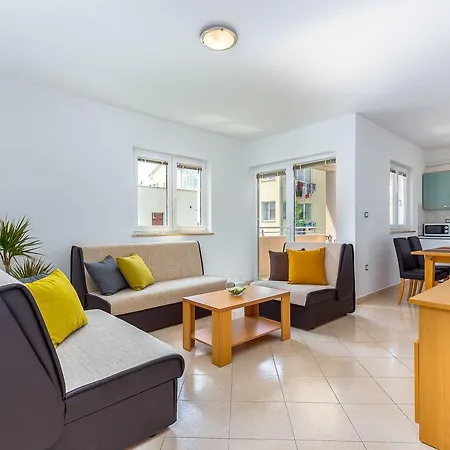 Apartament Nada *