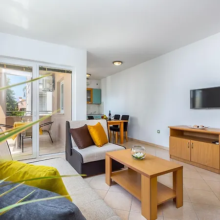Apartament Nada *
