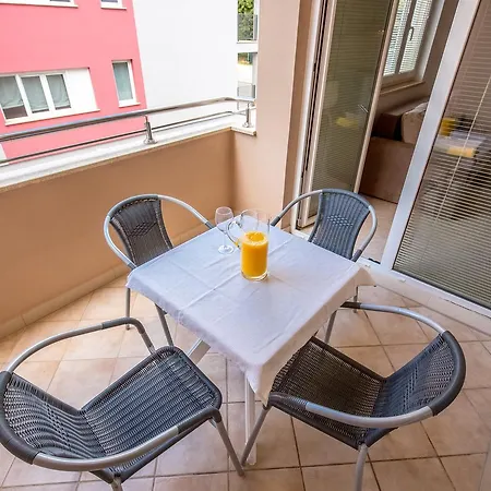 Apartament Nada *